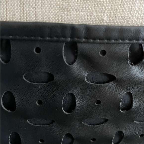 Banana Republic laser cut faux leather skirt NWOT - Picture 4 of 10